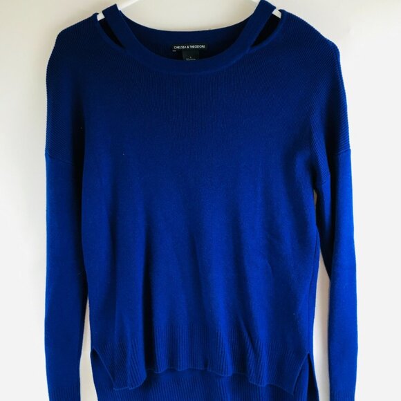 Chelsea & Theodore NEW Cozy Blue Sweater w/ shoulder slits Large NWT ⭐️ - Picture 1 of 5